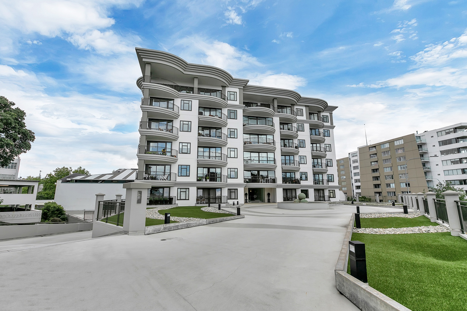 Gladstone Apartments Recladding